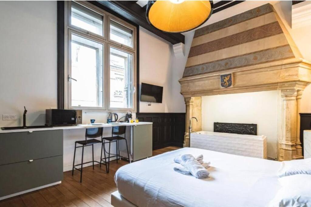 Fire, Appartement Vue Cathedrale 랭스 외부 사진