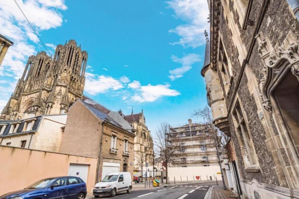 Fire, Appartement Vue Cathedrale 랭스 외부 사진